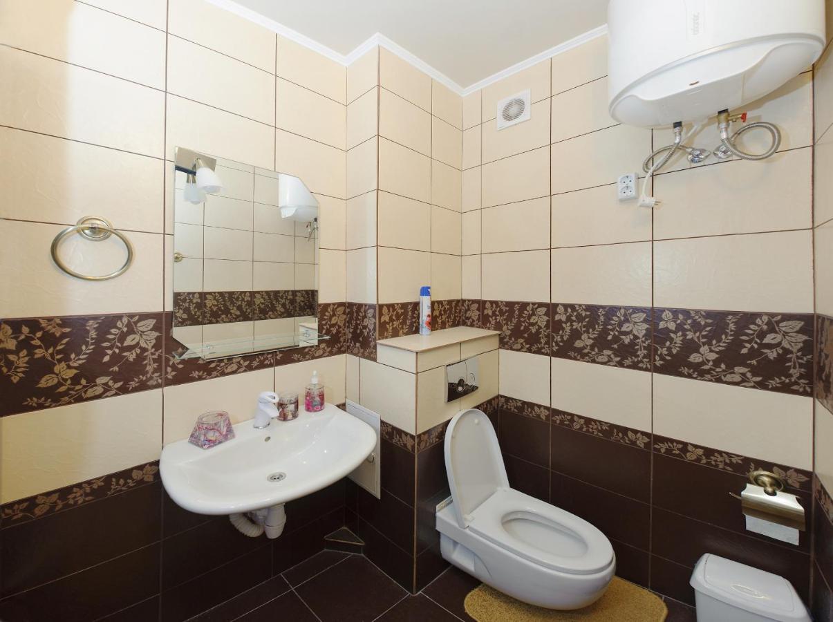 Apartments In Center Metro Olimpiyskay Velyka Vaselkivska Street Kiev Esterno foto