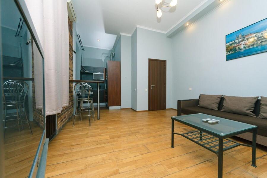 Apartments In Center Metro Olimpiyskay Velyka Vaselkivska Street Kiev Esterno foto
