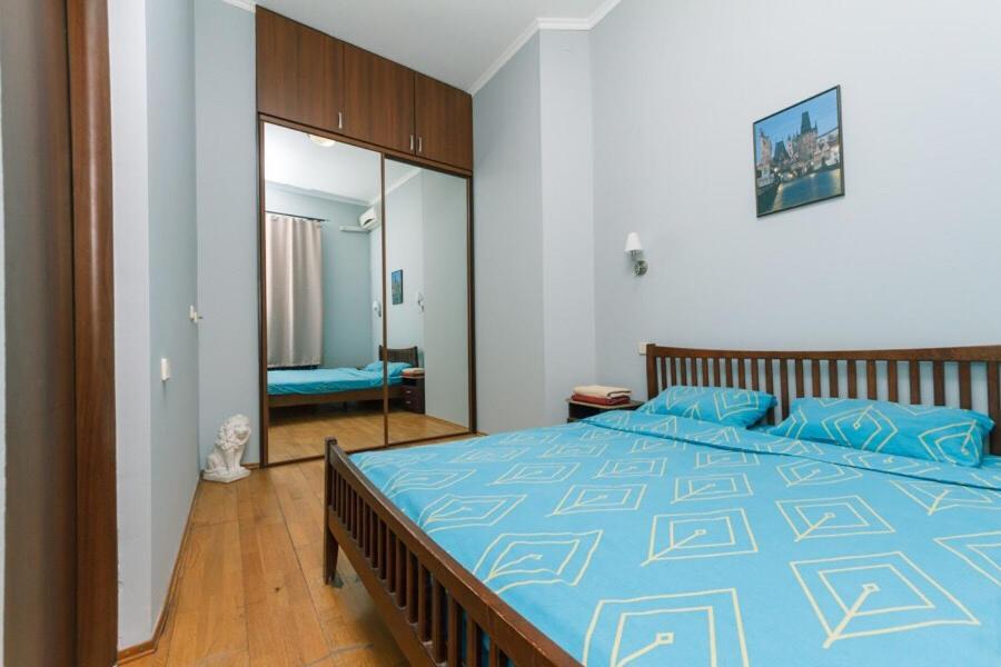 Apartments In Center Metro Olimpiyskay Velyka Vaselkivska Street Kiev Esterno foto
